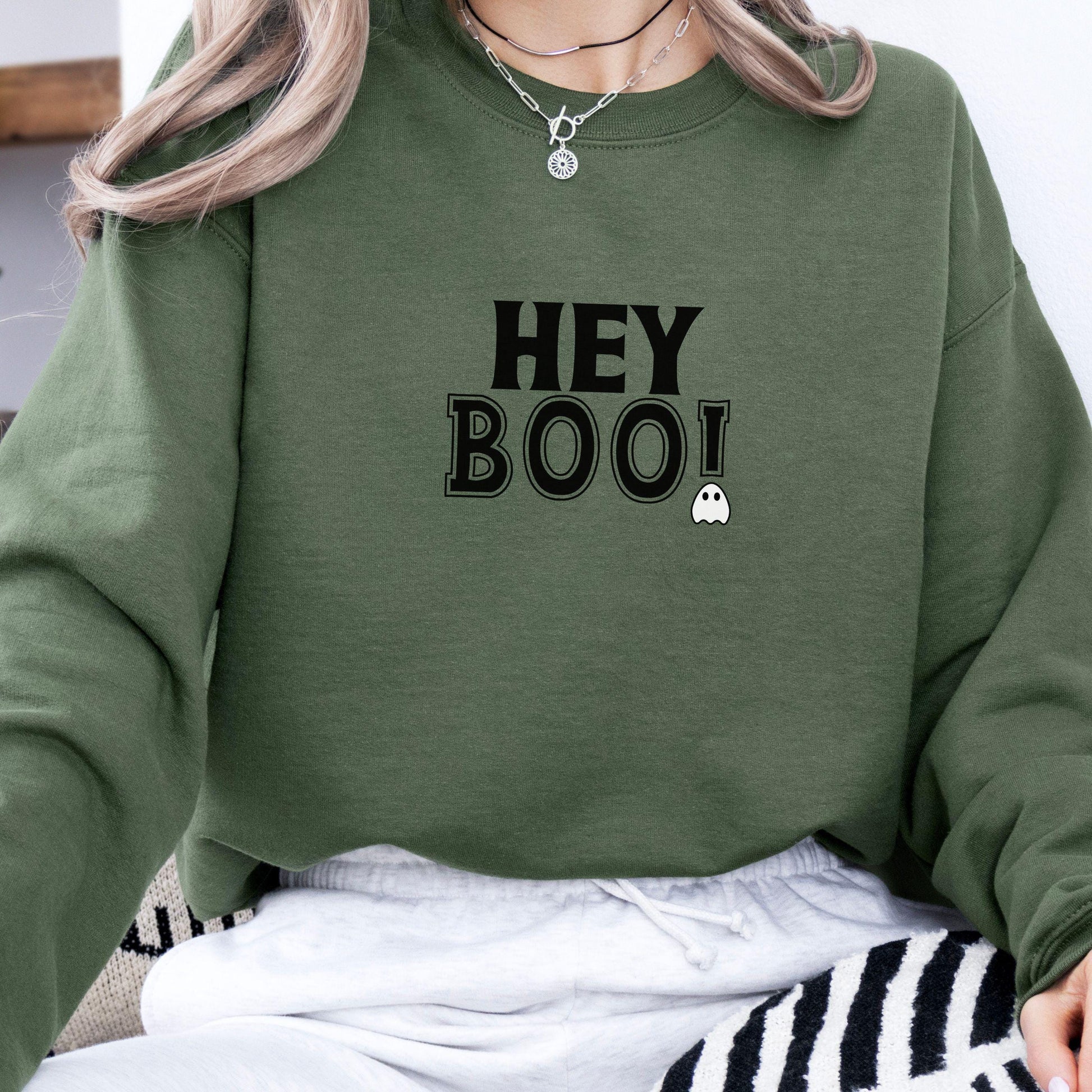 Hey Boo Crewneck Sweatshirt, Halloween Sweatshirt, Halloween apparel, CozyHalloween sweatshirt, Trick or treat shirt, Retro, Modern, Trendy